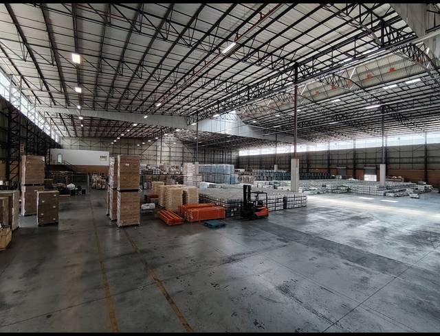 13,926M² WAREHOUSE TO LET IN GOSFORTH PARK